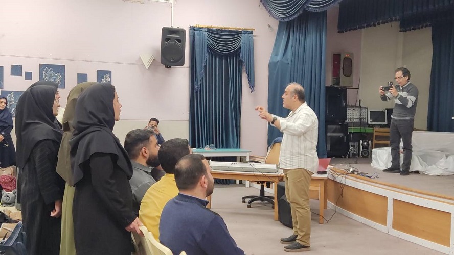 کارگاه آموزش سرود در مرکز آموزش کانون استان اصفهان برگزار گردید