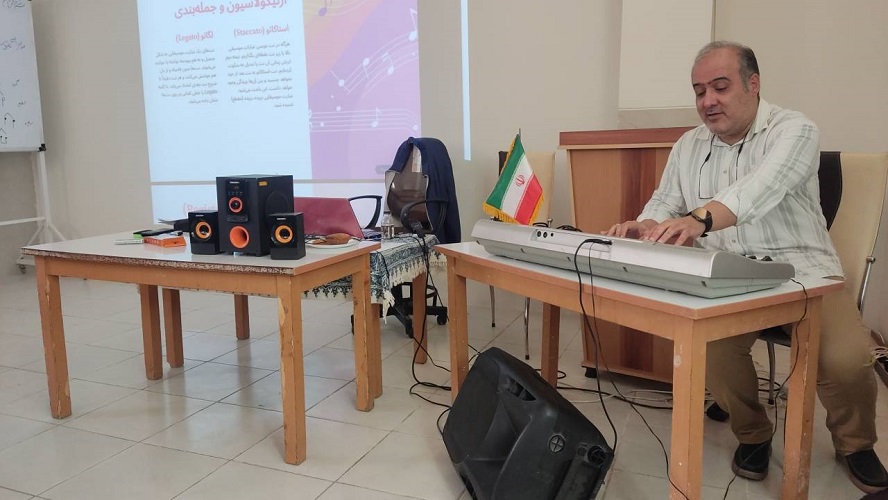 کارگاه آموزش سرود در مرکز آموزش کانون استان اصفهان برگزار گردید