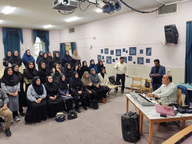 کارگاه آموزش سرود در مرکز آموزش کانون استان اصفهان برگزار گردید