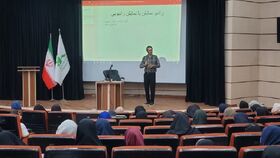 نشست باشگاه هنرهای نمایشی با محوریت نمایش‌نامه‌خوانی و رادیو نمایش