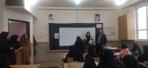 کتابخانه سیار روستایی کانون پرورش فکری کودکان و نوجوانان استان البرز در «هفته کتاب و کتابخوانی»