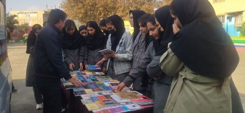 کتابخانه سیار روستایی کانون پرورش فکری کودکان و نوجوانان استان البرز در «هفته کتاب و کتابخوانی»