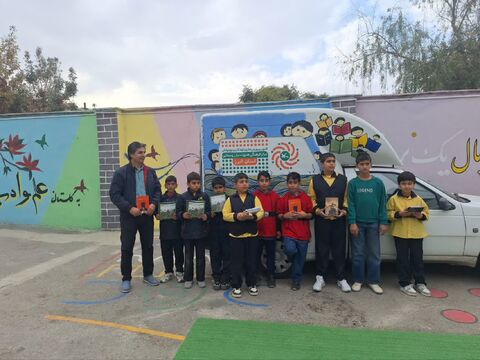 کتابخانه سیار روستایی کانون پرورش فکری کودکان و نوجوانان استان البرز در «هفته کتاب و کتابخوانی»