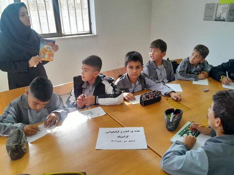 مناطق کم‌برخوردار اردبیل میزبان کاروان «پیک امید» در هفته کتاب