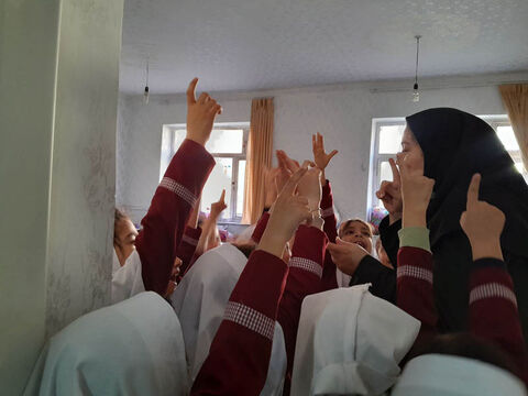 مناطق کم‌برخوردار اردبیل میزبان کاروان «پیک امید» در هفته کتاب