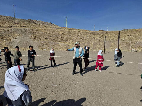 مناطق کم‌برخوردار اردبیل میزبان کاروان «پیک امید» در هفته کتاب