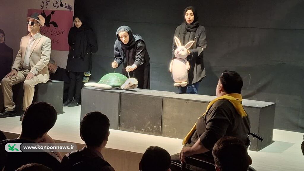 اجرای نمایش «هاپولری» هنرمندان نابینا و کمبینا در گنبدکاووس
