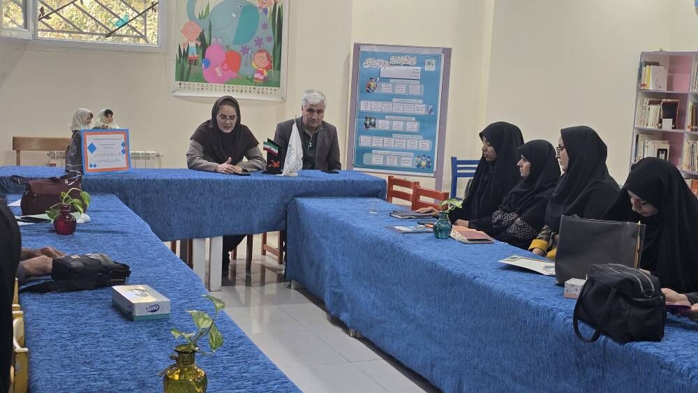 جلسه توجیهی مدیران مدارس هدف برنامه ملی «نماد» در مرکز  شماره‌دو شیراز برگزار شد
