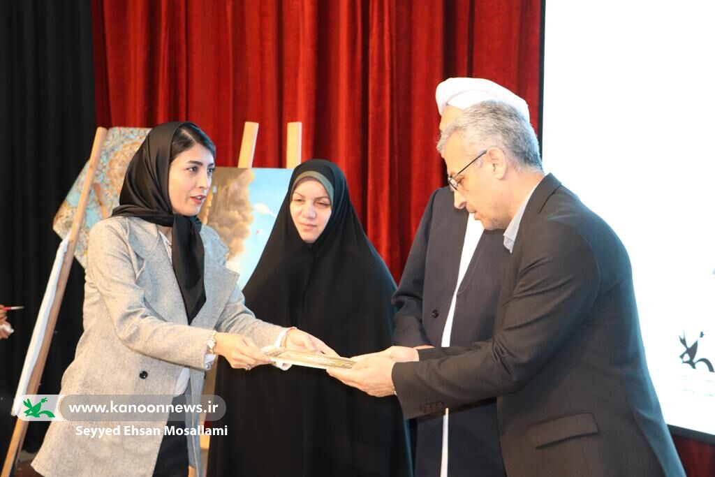 آیین رونمایی از جدیدترین تقریظ رهبری در هفته کتاب