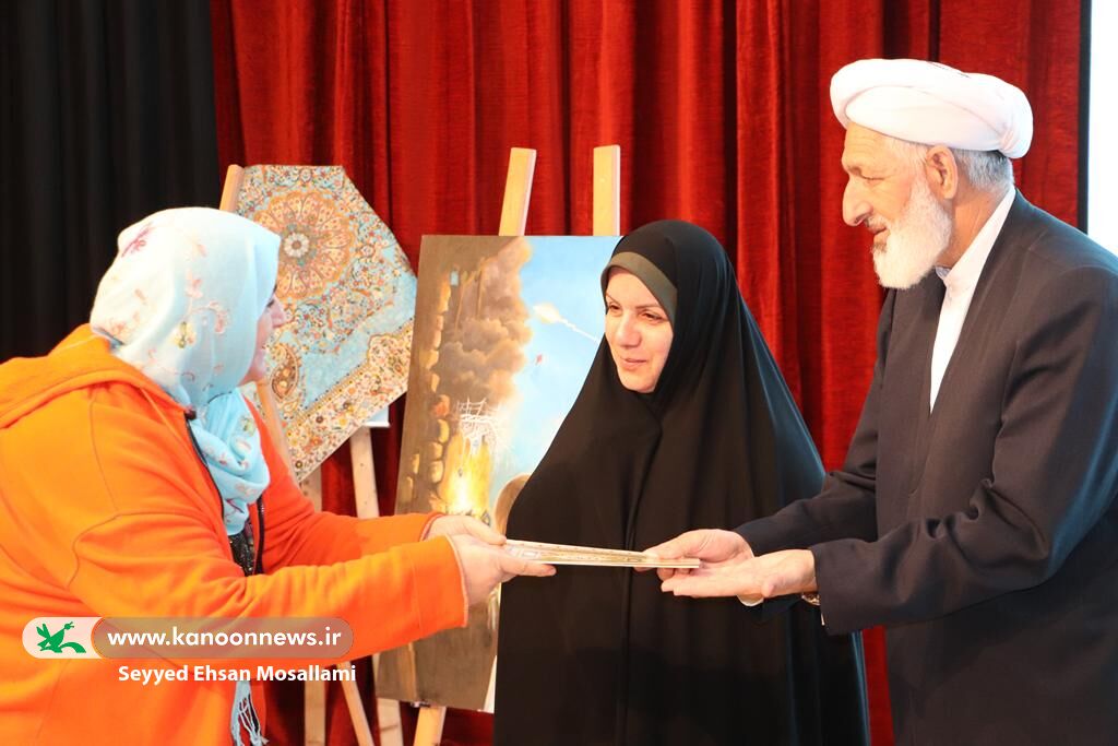 آیین رونمایی از جدیدترین تقریظ رهبری در هفته کتاب