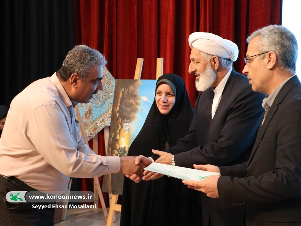 آیین رونمایی از جدیدترین تقریظ رهبری در هفته کتاب