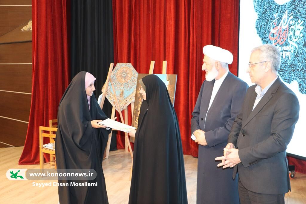 آیین رونمایی از جدیدترین تقریظ رهبری در هفته کتاب