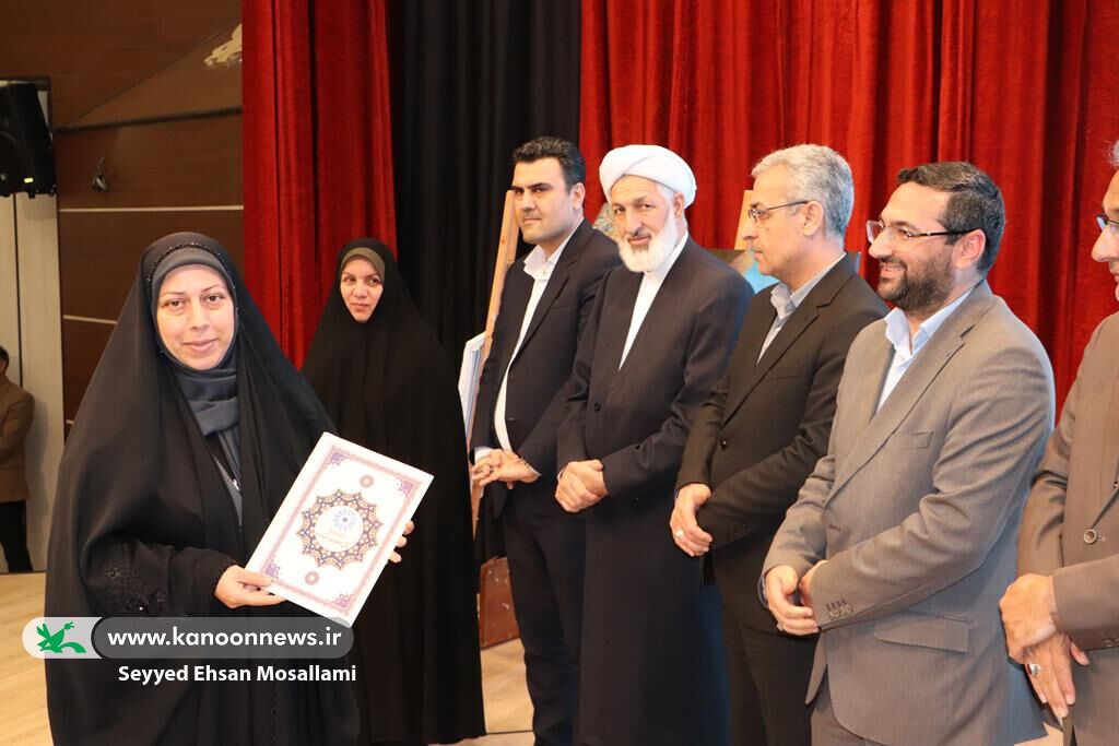 آیین رونمایی از جدیدترین تقریظ رهبری در هفته کتاب