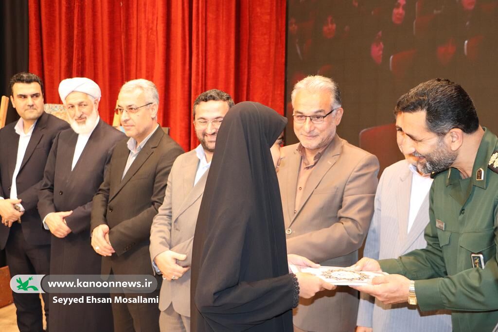 آیین رونمایی از جدیدترین تقریظ رهبری در هفته کتاب