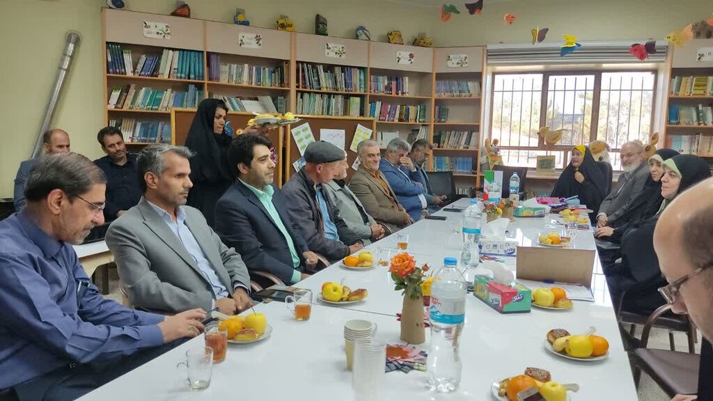 بازدید معاون تولید کانون از مرکز فرهنگی و هنری میامی