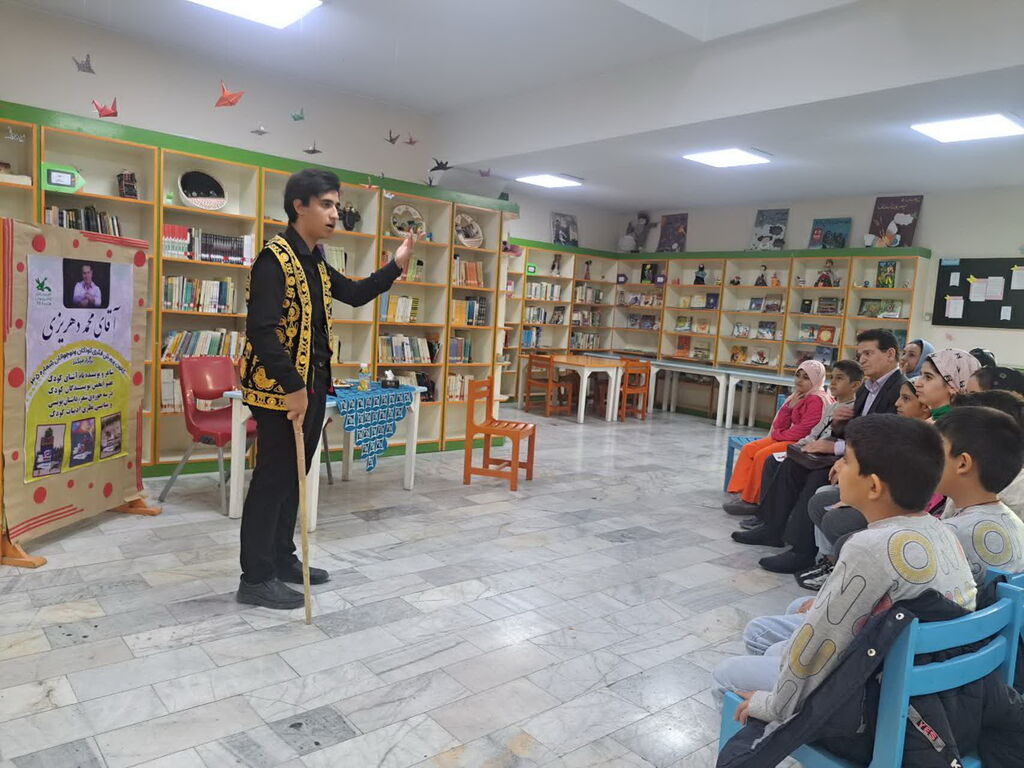 محمد دهریزی؛ نویسندهای که در مرکز فرهنگی هنری شماره ۳۵ نوجوانان را به مطالعه فراخواند