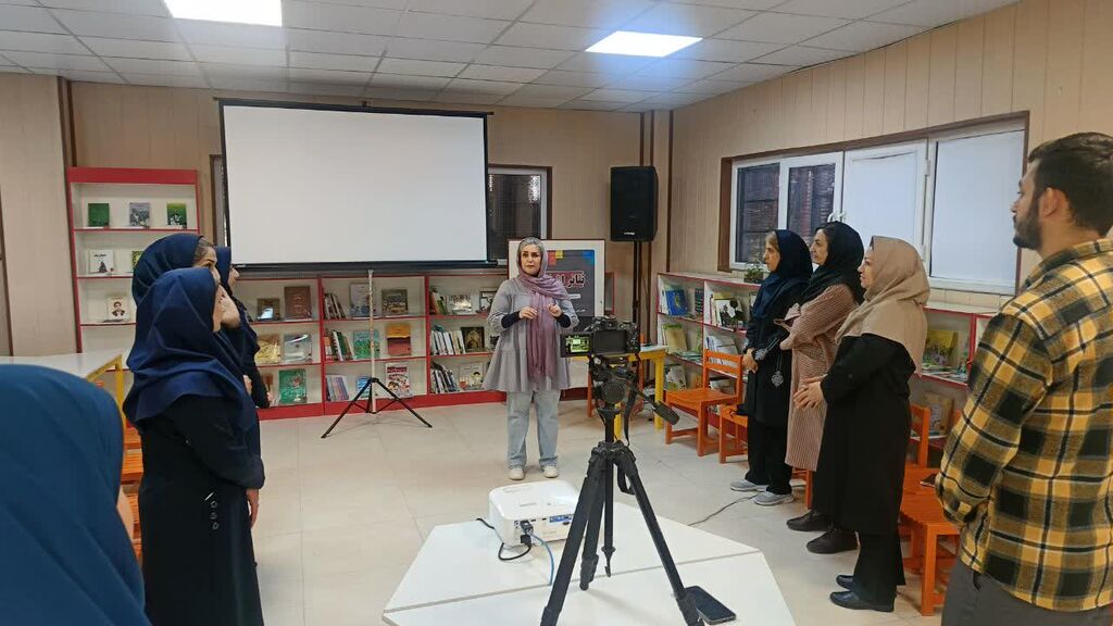 برگزاری دوره آموزشی «تئاتر اشیا» با حضور مربیان کانون پرورش فکری کودکان و نوجوانان استان البرز