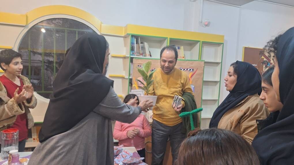 باشگاه کتابخوانی نوجوان مرکز ۳۹ میزبان عباس ناصری نویسنده حوزه کودک و نوجوان شد