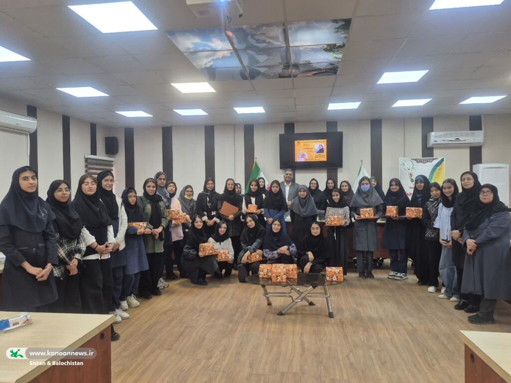 گرامیداشت هفتهی کتاب و کتابخوانی با برگزاری نشست ادبی در کانون پرورش فکری سیستان و بلوچستان