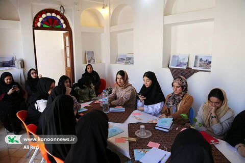 نشست ادبی "سیمرغ" به روایت تصویر