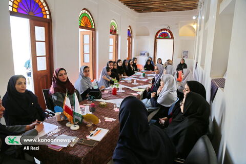 نشست ادبی "سیمرغ" به روایت تصویر