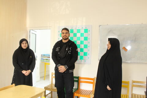 بازدید مدیرکل کانون استان از بخش های مختلف مرکز مجتمع تبریز   و گفت و گوی صمیمی با والدین اعضا مرکز و تشویق و ترغیب آنها به شرکت در جشنواره  قصه گویی.«پنجشنبه 29 آبان 1404»