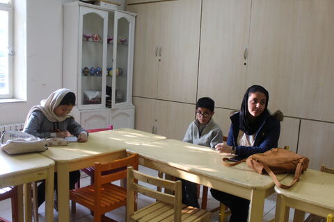 بازدید مدیرکل کانون استان از بخش های مختلف مرکز مجتمع تبریز   و گفت و گوی صمیمی با والدین اعضا مرکز و تشویق و ترغیب آنها به شرکت در جشنواره  قصه گویی.«پنجشنبه 29 آبان 1404»