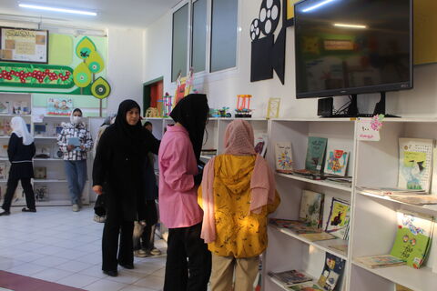 بازدید مدیرکل کانون استان از بخش های مختلف مرکز مجتمع تبریز   و گفت و گوی صمیمی با والدین اعضا مرکز و تشویق و ترغیب آنها به شرکت در جشنواره  قصه گویی.«پنجشنبه 29 آبان 1404»