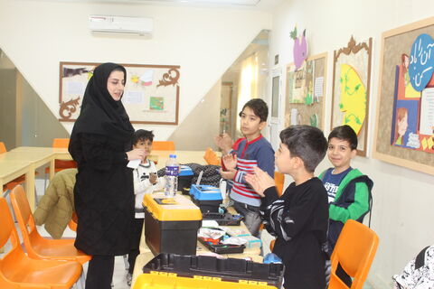 بازدید مدیرکل کانون استان از بخش های مختلف مرکز مجتمع تبریز   و گفت و گوی صمیمی با والدین اعضا مرکز و تشویق و ترغیب آنها به شرکت در جشنواره  قصه گویی.«پنجشنبه 29 آبان 1404»