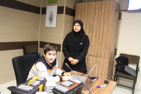 بازدید مدیرکل کانون استان از بخش های مختلف مرکز مجتمع تبریز   و گفت و گوی صمیمی با والدین اعضا مرکز و تشویق و ترغیب آنها به شرکت در جشنواره  قصه گویی.«پنجشنبه 29 آبان 1404»