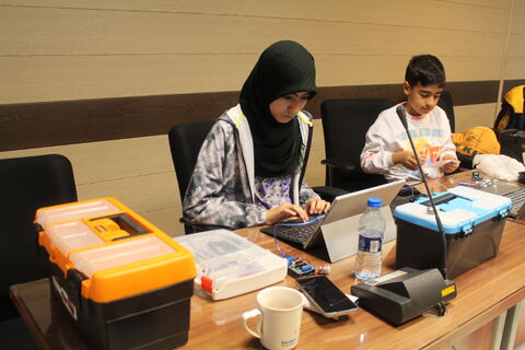 بازدید مدیرکل کانون استان از بخش های مختلف مرکز مجتمع تبریز   و گفت و گوی صمیمی با والدین اعضا مرکز و تشویق و ترغیب آنها به شرکت در جشنواره  قصه گویی.«پنجشنبه 29 آبان 1404»