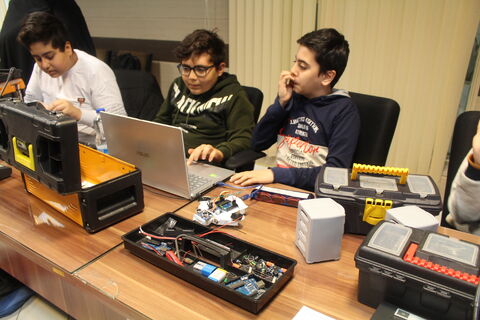 بازدید مدیرکل کانون استان از بخش های مختلف مرکز مجتمع تبریز   و گفت و گوی صمیمی با والدین اعضا مرکز و تشویق و ترغیب آنها به شرکت در جشنواره  قصه گویی.«پنجشنبه 29 آبان 1404»