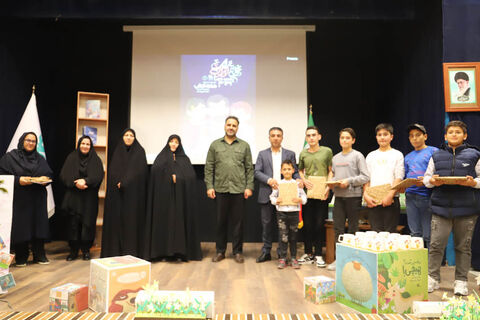 گرامیداشت هفته کتاب با حضور مسئولان و تجلیل از کتاب‌خوانان برتر در کانون اردبیل