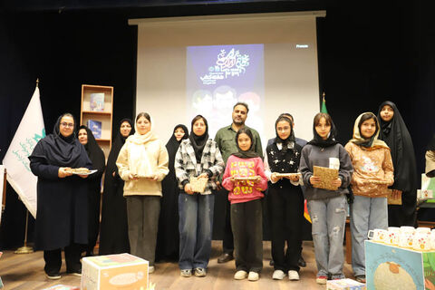 گرامیداشت هفته کتاب با حضور مسئولان و تجلیل از کتاب‌خوانان برتر در کانون اردبیل