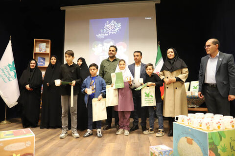 گرامیداشت هفته کتاب با حضور مسئولان و تجلیل از کتاب‌خوانان برتر در کانون اردبیل