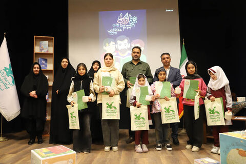 گرامیداشت هفته کتاب با حضور مسئولان و تجلیل از کتاب‌خوانان برتر در کانون اردبیل