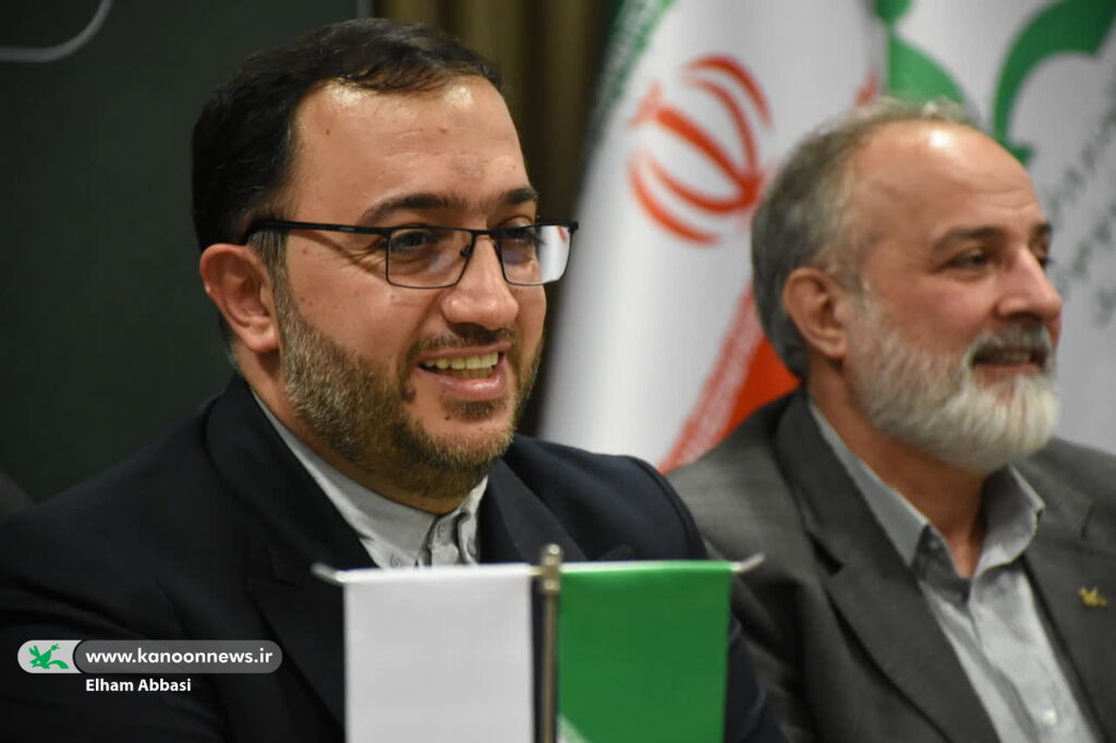 نشست مدیرعامل کانون با مربیان و کارکنان کانون سمنان