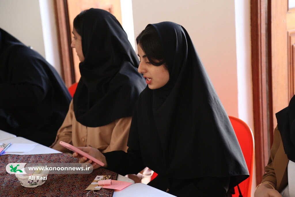 "سیمرغ" در قلعه تاریخی کلات تنگستان نشست