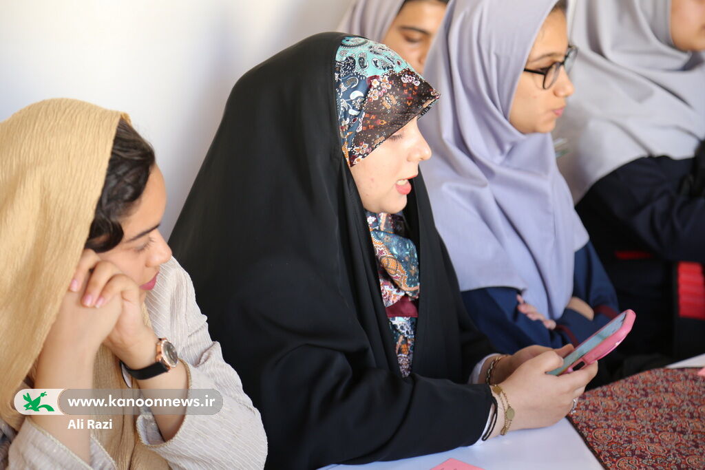 "سیمرغ" در قلعه تاریخی کلات تنگستان نشست