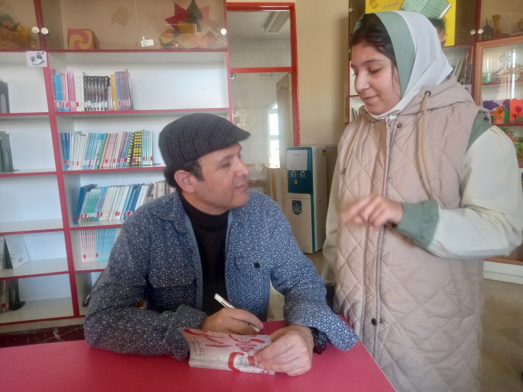 برنامه دیدار با نویسنده با حضور اعضای ادبی مراکز کانون استان در بستان آباد