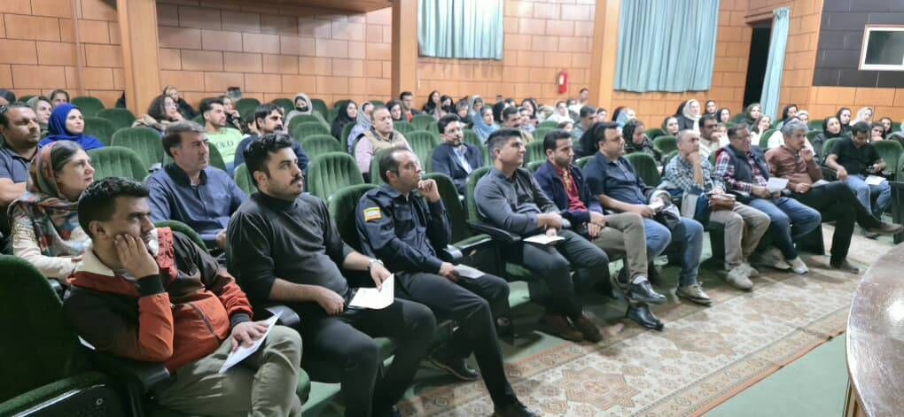 کانون زبان فارس با نشست تخصصی والدین، همدلی و مشارکت در آموزش را تقویت کرد