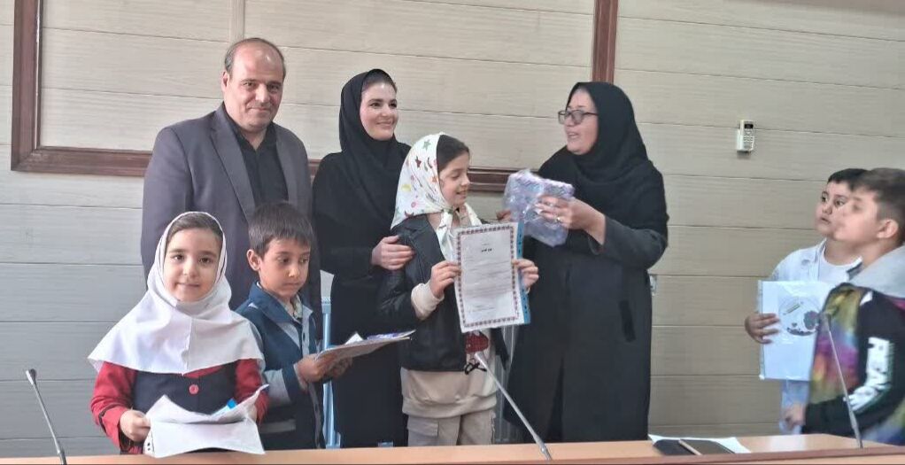 از ۴۵عضو فعال و کتابخوان مرکز کنگاور تجلیل شد