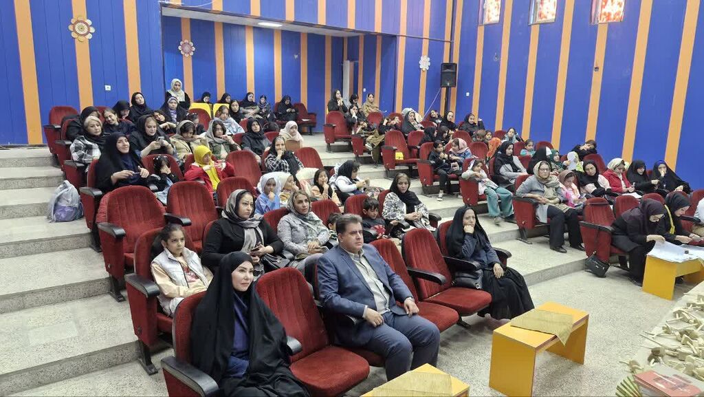 آیین پایانی اولین مهرواره روخوانی کتاب مهرآباد در مرکز شماره ۱۱ کانون کرمانشاه