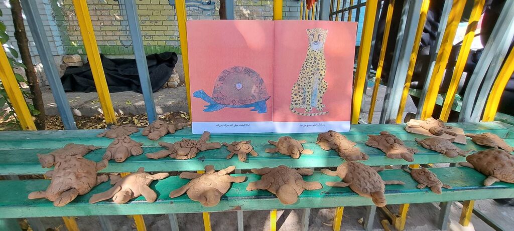 سفالگری و قصهخوانی برای دانشآموزان مدرسه باغچهبان