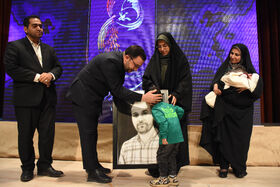 مدیرعامل کانون از فرزند شهید جنگ ۱۲ روزه در سمنان تجلیل کرد