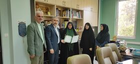 مدیرکل کانون آذربایجان‌غربی لوح تقدیر وزیر فرهنگ و ارشاد اسلامی را دریافت کرد