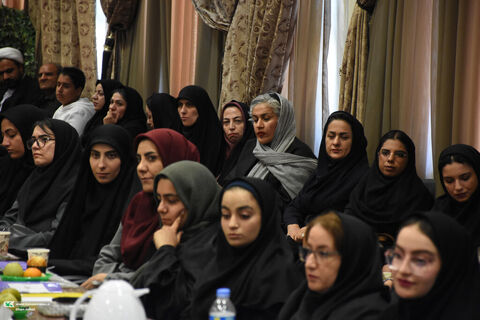 نشست با اهالی فرهنگ و هنر،مدیرعامل.سمنان