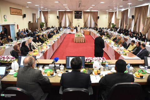 نشست با اهالی فرهنگ و هنر،مدیرعامل.سمنان