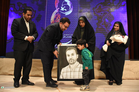 تجلیل از خانواده شهید،مدیرعامل.سمنان