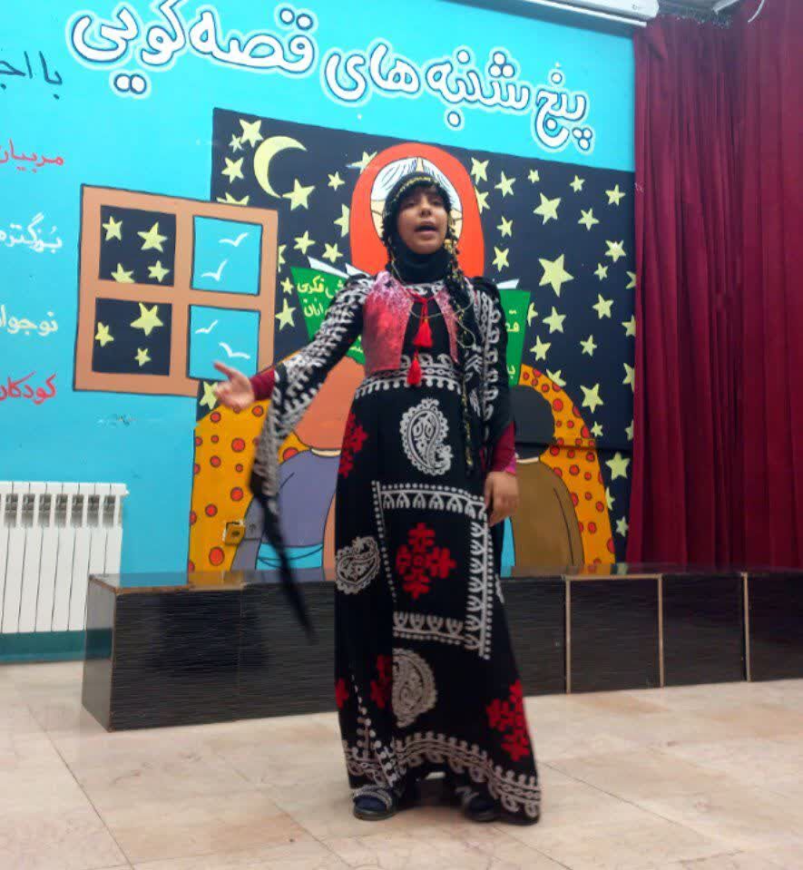 قصه‌گویان و کتابخوانان برتر کانون روانسر تجلیل شدند